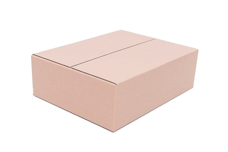 Karton klapowy 600x400x200 mm z 5-warstwowej tektury falistej BC. Solidny, trwały i odporny na uszkodzenia. Idealny do przeprowadzek, wysyłki i magazynowania. Naturalny szaro-szary kolor tektury.