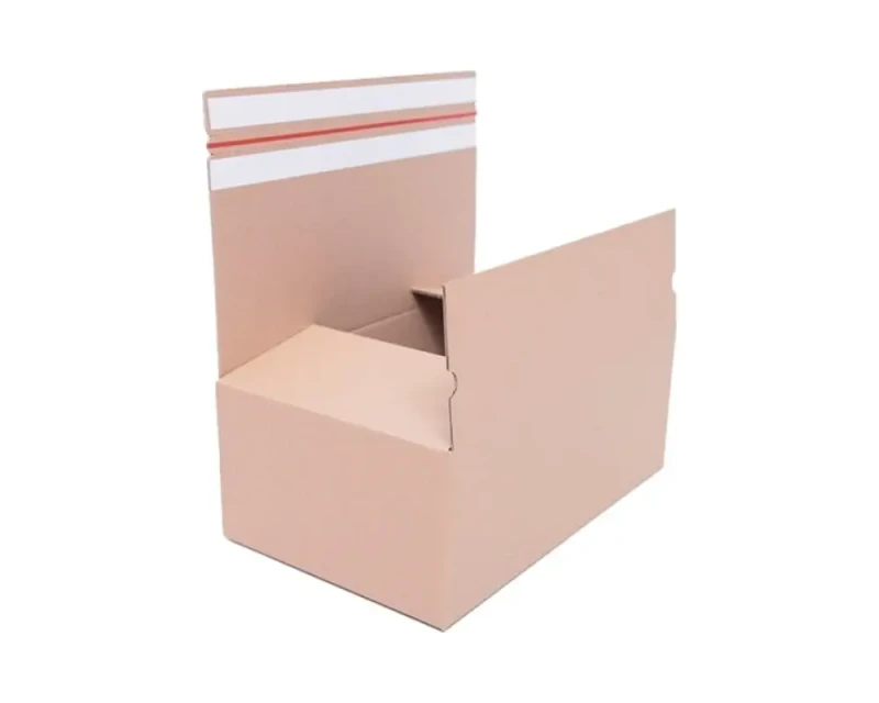 Karton o wymiarach 400x250x150mm. Pudełko wykonane z szarej 3-warstwowej tektury. Posiadający automatyczne dno oraz dwa paski klejowe i zrywkę. Dzięki przemyślanej konstrukcji składanie kartonu jest szybkie i wygodne.