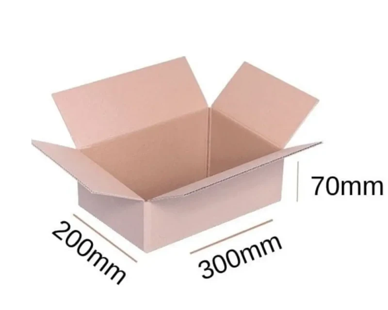 Szary karton klapowy o wymiarach 300x200x70 mm, wykonany z 3-warstwowej tektury falistej (fala B) o gramaturze 355 g/m². Konstrukcja F201 ułatwia szybkie składanie i pakowanie, zapewniając jednocześnie skuteczną ochronę produktów podczas transportu.