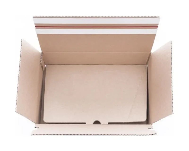 Zdjęcie przedstawia karton fasonowy z automatycznym dnem i dwoma paskami klejowymi. Opakowanie wykonane z 3-warstwowej tektury falistej w kolorze szarym. Automatyczne dno skraca czas pakowania produktów.