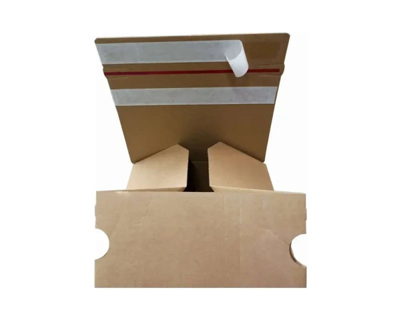 Karton z automatycznym dnem i dwoma paskami klejącymi o wymiarach 200x200x190mm. Karton wykonany jest z szarej, 3-warstwowej tektury falistej.  Widoczne są również dwa paski klejowe na klapie górnej oraz zrywka.