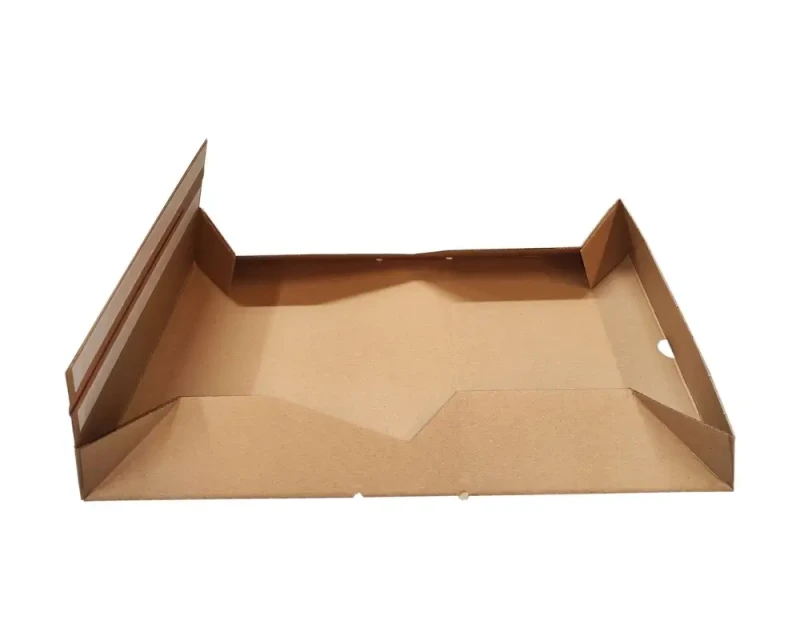 Pudełko o wymiarach 300x220x85mm. Karton wykonany jest z 3-warstwowej, szarej tektury falistej (fala E). Opakowanie posiada dwa paski klejowe oraz zrywkę. Nowoczesna konstrukcja zapewnia szybkie pakowanie.