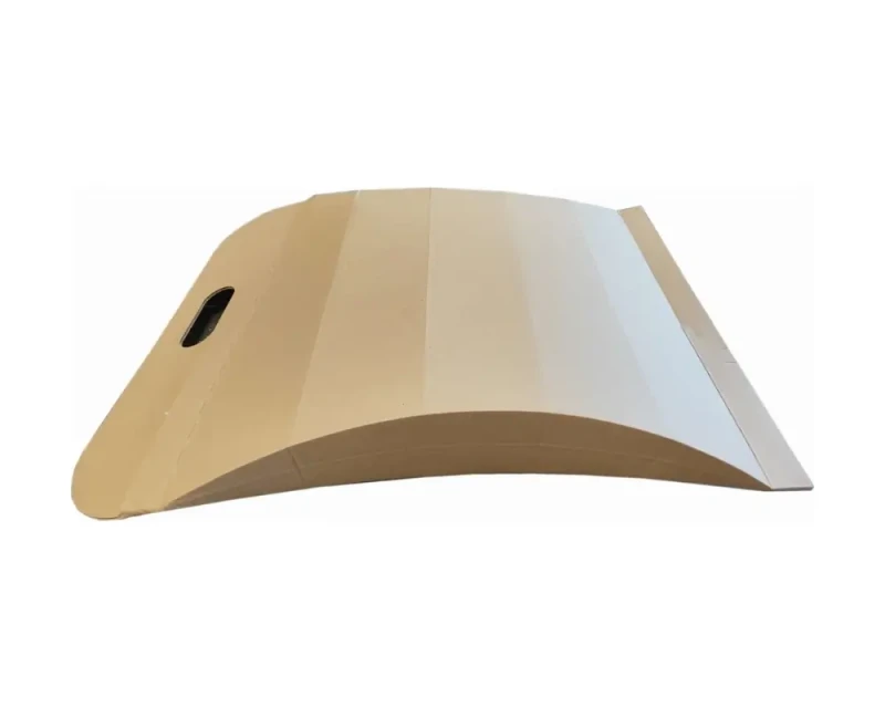 Szara torba kartonowa o wymiarach 420x400x85mm, wykonaną z tektury falistej 3-warstwowej. Opakowanie posiada dwa paski hot melt i zrywkę. Konstrukcja jest łatwa do złożenia i estetyczna.