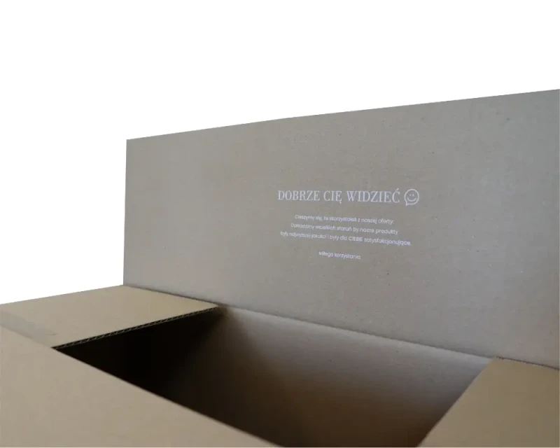 Szary karton klapowy o wymiarach 640x380x190 mm, wykonany z 3-warstwowej tektury (fala B) o gramaturze 410 g/m². Konstrukcja F201 zapewnia łatwe składanie. Biały nadruk na szaro-szarej tekturze podkreśla estetykę opakowania.