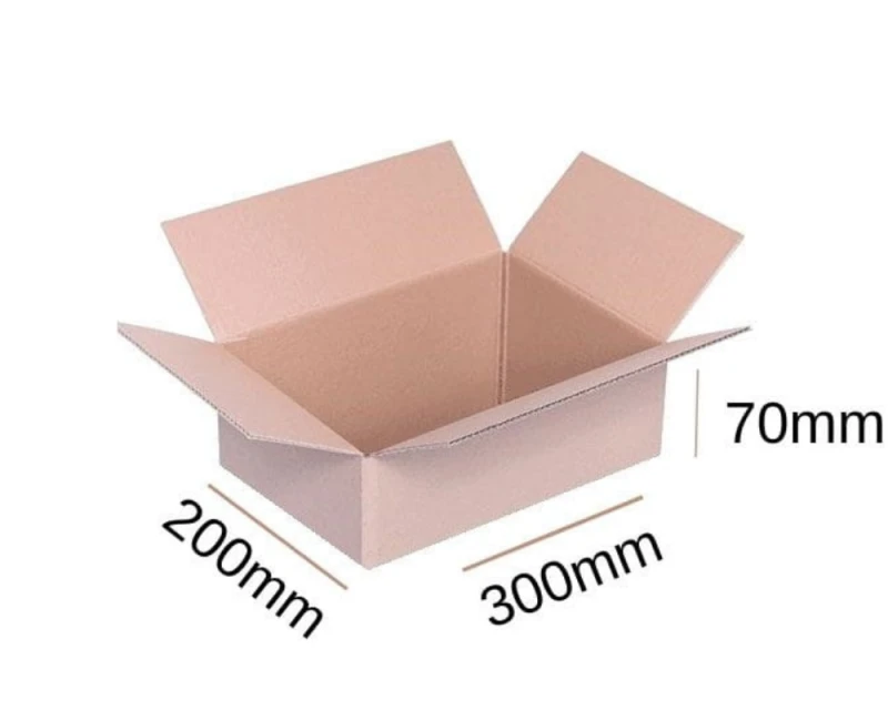 Szary karton klapowy o wymiarach 300x200x70 mm, wykonany z 3-warstwowej tektury falistej (fala B) o gramaturze 355 g/m². Konstrukcja F201 ułatwia szybkie składanie i pakowanie, zapewniając jednocześnie skuteczną ochronę produktów podczas transportu.