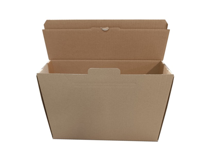 Segregator, pudełko archiwizacyjne dopasowane do formatu A4 bez nadruku. Wykonany z trójwarstwowej tektury falistej, szaro-szarej. Dostarczany na płasko do samodzielnego składania.