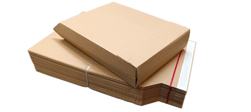 Tekturowa koperta z paskiem klejowym o wymiarach 335x250x70 mm, wykonana z 3-warstwowej tektury o fali E. Zrywka umożliwia szybkie i łatwe otwieranie bez użycia narzędzi. Gładka powierzchnia pozwala na personalizację nadrukiem.