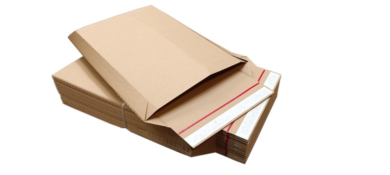 Tekturowa koperta z paskiem klejowym o wymiarach 335x250x70 mm, wykonana z 3-warstwowej tektury o fali E. Zrywka umożliwia szybkie i łatwe otwieranie bez użycia narzędzi. Gładka powierzchnia pozwala na personalizację nadrukiem.