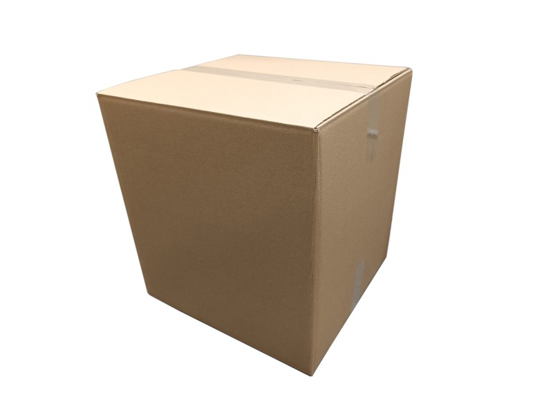 Szary karton klapowy o wymiarach 370x280x430mm, wykonany z 3-warstwowej tektury o fali C i gramaturze 535 g/m². Ekologiczny, lekki i łatwy w składaniu – stanowi funkcjonalne i odpowiedzialne rozwiązanie do wysyłki i przechowywania towarów.