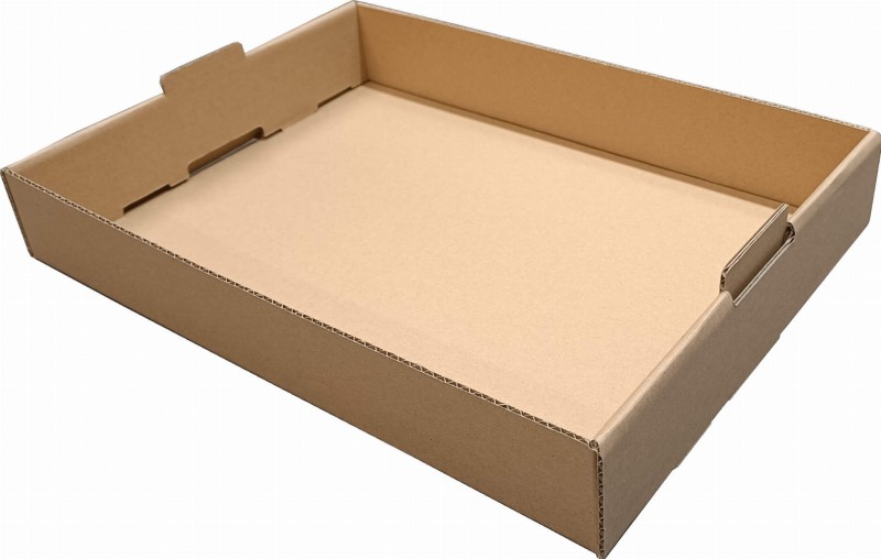 Solidna, 3-warstwowa tacka tekturowa o wymiarach 420x306x65 mm, wykonana z wytrzymałej szaro-szarej tektury (gramatura 395 g/m²). Łatwa do samodzielnego złożenia.