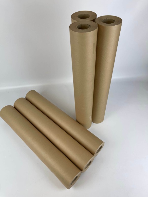 Papier pakowy kraft to ekologiczny wypełniacz. Wykonany z surowców wtórnych. Jest lekki i wytrzymały. Zamiennik plastikowych wypełniaczy i folii bąbelkowej. Można dopasować go do kształtu produktu.