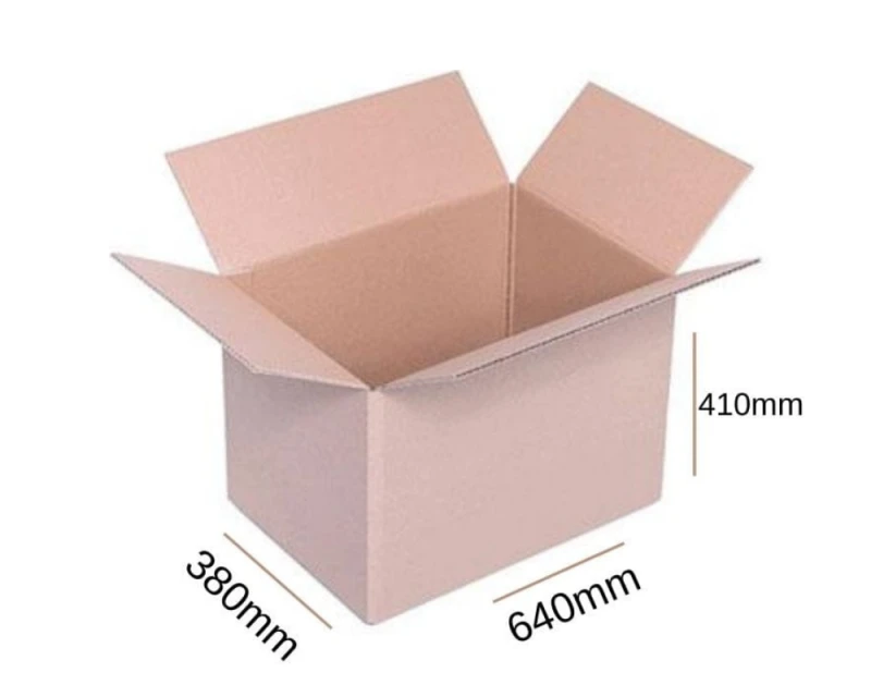 Przestronny karton klapowy o wymiarach 640x380x410 mm, wykonany z 3-warstwowej tektury (fala B) o gramaturze 410 g/m². Karton ma klasyczny szary kolor i spełnia wymagania gabarytu C paczkomatów InPost.