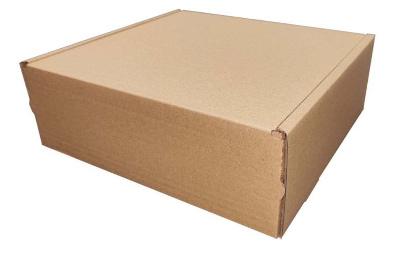 Karton fasonowy z dwoma paskami klejącymi i zrywką o wymiarach 260x245x90mm. Wykonane z szarej tektury falistej fali B o gramaturze 455 g/m². Estetyczna konstrukcja z dwoma paskami klejowymi na górnej klapie oraz zrywką, która umożliwia szybkie otwarcie.