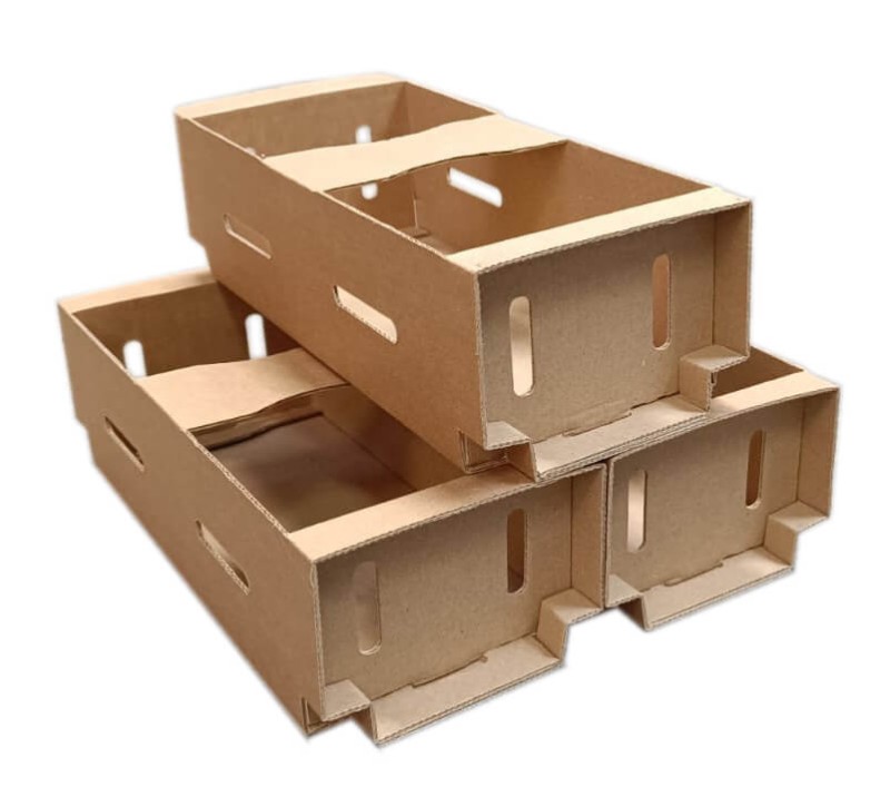 Estetyczny i trwały koszyczek tekturowy 270x112x80 mm do pakowania świeżych owoców, takich jak maliny, borówki czy truskawki. Wykonany z 3-warstwowej tektury z pokryciem kraftowym – lekki, ekologiczny i wygodny w przenoszeniu.