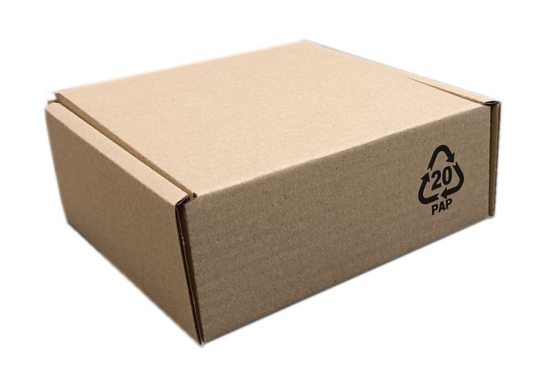 Karton fasonowy o wymiarach 175x170x70 mm, wykonany z 3-warstwowej tektury (fala B, gramatura 400 g/m²). Pudełko jest łatwe do złożenia i nie wymaga użycia taśmy czy kleju, co pozwala na szybkie i ekonomiczne pakowanie.