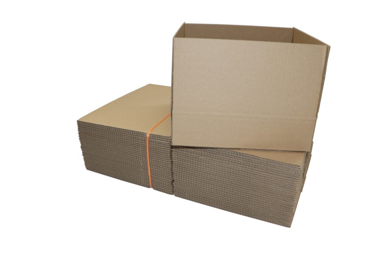 Karton klapowy o wymiarach 300x300x80mm, wykonany z szarej 3-warstwowej tektury falistej (fala B) o gramaturze 360 g/m². Konstrukcja F201 ułatwia szybkie składanie, a solidna tektura zapewnia skuteczną ochronę zawartości.