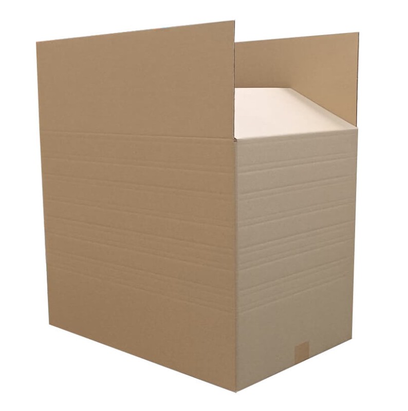 Solidny, szary karton przeprowadzkowy wykonany z 5-warstwowej tektury falistej BC. Ma klasyczną, klapową konstrukcję (typ FEFCO 201). Widoczne są gładkie powierzchnie i mocne krawędzie podkreślające jego wytrzymałość.