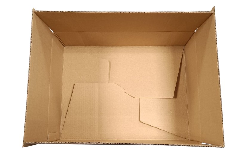 Karton z automatycznym dnem 390x295x125 mm w kolorze szarym, wykonany z trwałej 3-warstwowej tektury. Na zdjęciu widoczne jest solidne, estetyczne pudełko o prostokątnym kształcie, przygotowane do szybkiego składania i pakowania.