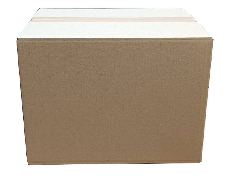 Szary karton klapowy wykonany z 3-warstwowej tektury o fali B. Karton ma klasyczną konstrukcję FEFCO 201 z czterema klapami, które zapewniają łatwe i szybkie zamknięcie. Jego proporcje wskazują na dużą pojemność.