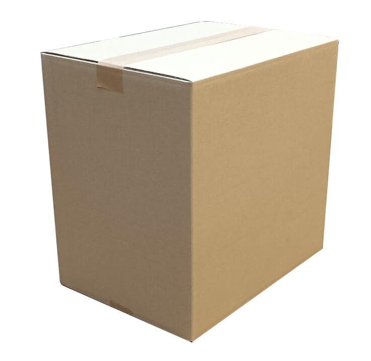 Szary karton klapowy wykonany z 3-warstwowej tektury o fali C. Karton ma klasyczną konstrukcję  z czterema klapami u góry i u dołu, które po złożeniu tworzą szczelne i trwałe opakowanie. Widoczna jest jego solidna, falista struktura.