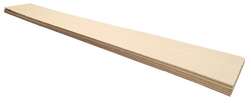 Tekturowy kątownik o wymiarach 1450x300 mm, wykonany z 5-warstwowej tektury (fala EB, gramatura 585 g/m²). Skutecznie chroni krawędzie mebli oraz innych wyrobów narażonych na uszkodzenia mechaniczne. Wykonany zgodnie ze standardem F970