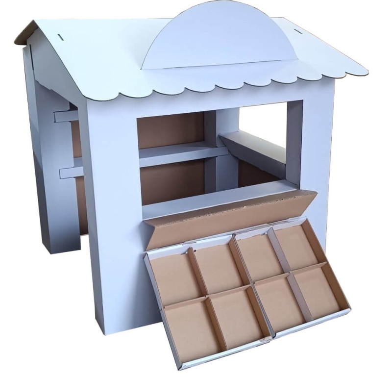 Duży sklep kolorowanka z tektury 5-warstwowej przestronna konstrukcja. Z otwieranymi drzwiami i oknami, ladą i półkami. Zapewnia kreatywną i bezpieczną rozrywkę dla dzieci. Produkt bez nadruku