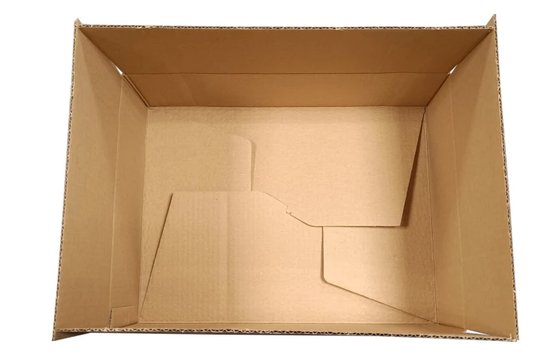 Karton z automatycznym dnem 390x295x125 mm w kolorze szarym, wykonany z trwałej 3-warstwowej tektury. Na zdjęciu widoczne jest solidne, estetyczne pudełko o prostokątnym kształcie, przygotowane do szybkiego składania i pakowania.