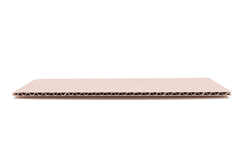 Przekładka tekturowa 1040x915 mm – trwała i ekologiczna ochrona towaru na palecie. Wykonana z szaro-szarej tektury o fali B.  Idealna do zabezpieczania produktów w transporcie i magazynowaniu. Tektura.